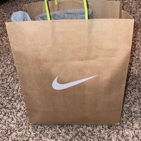 Bundle of 2 Nike Women Sweatpants - Picture 3 of 3